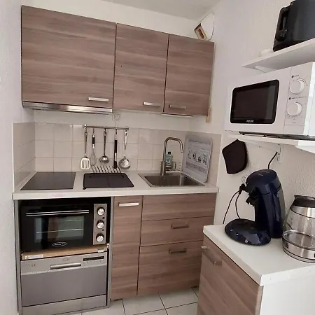 2 Pièces Avec Jardinet, Proche Et Forêt à - Fr-1-550-64 Apartamento